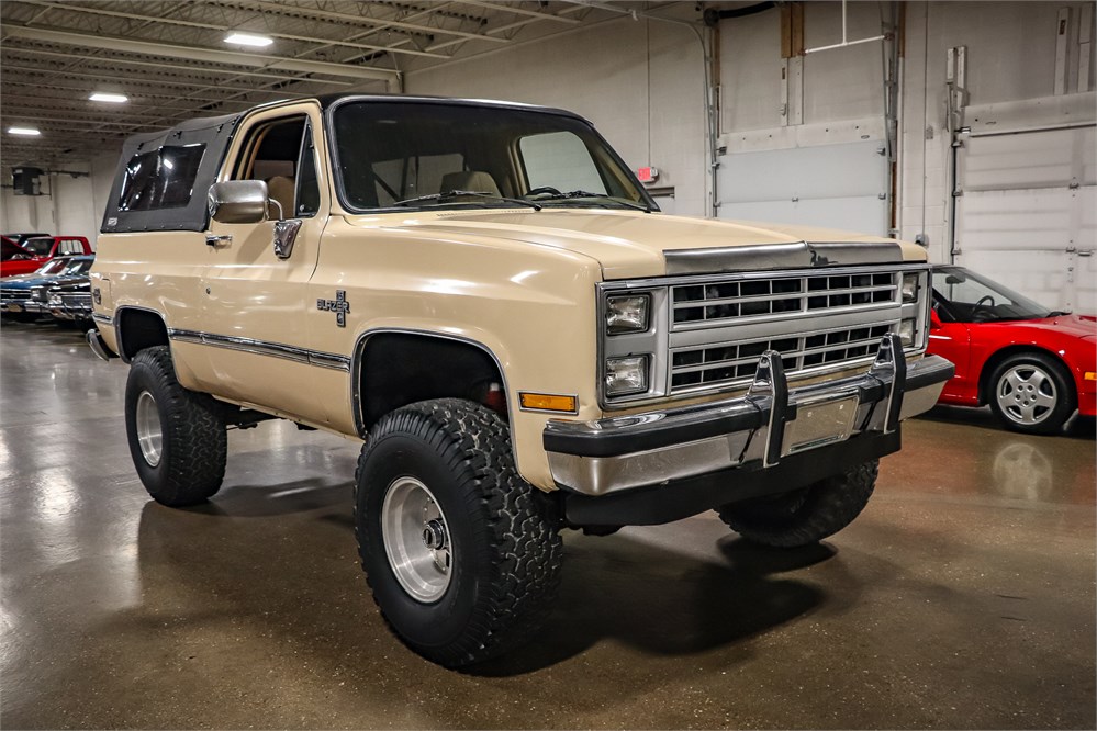 1984 Chevrolet K5 Blazer available for Auction | AutoHunter.com | 7633104