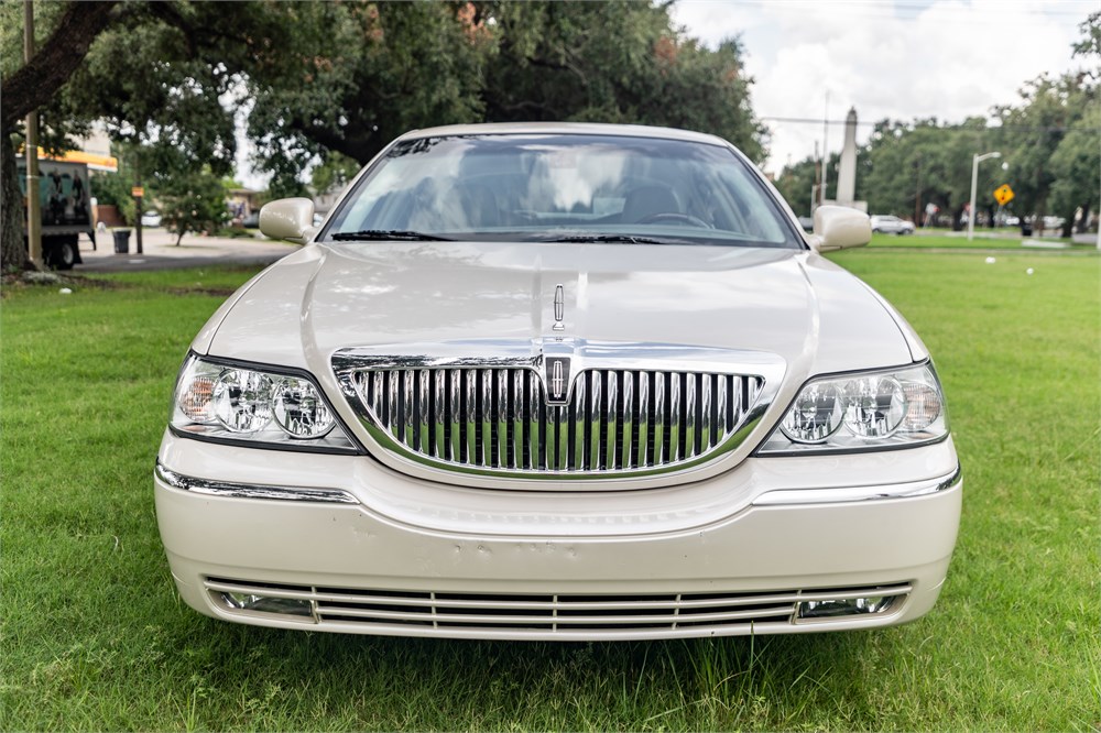 Reserve Removed 12k Mile 2003 Lincoln Town Car Cartier Edition