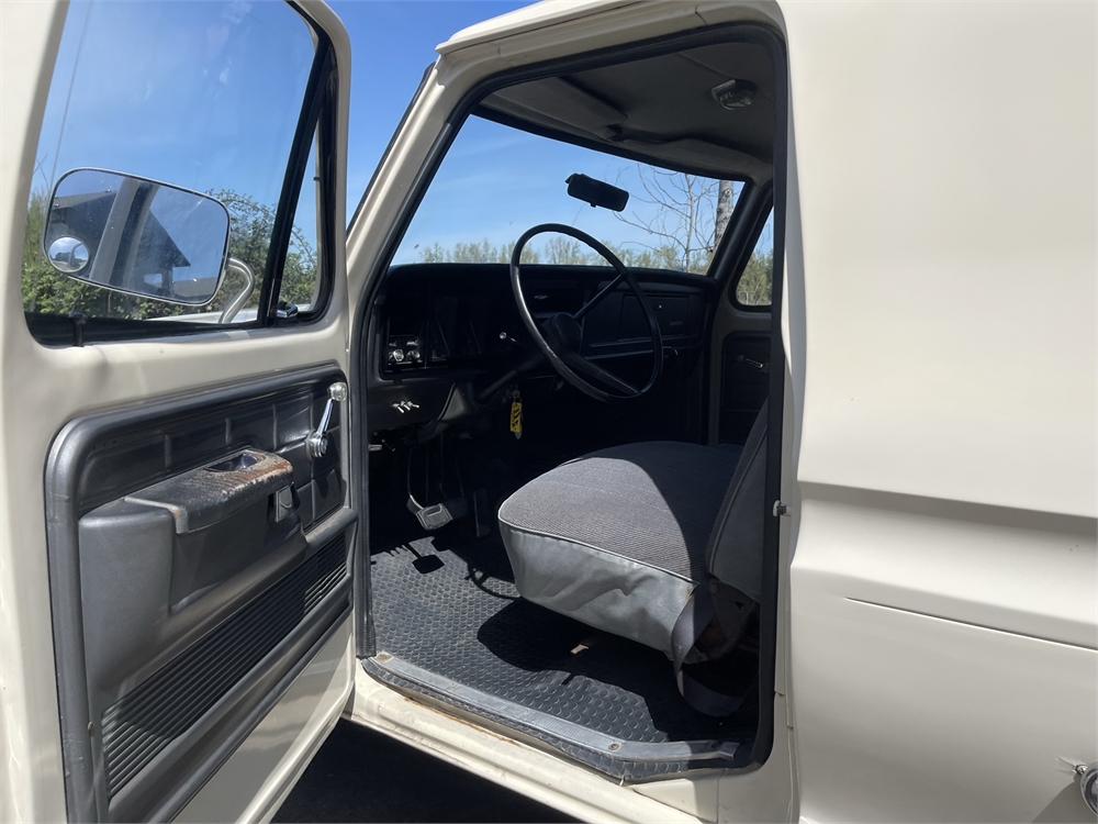 351-Powered 1975 Ford B-100 Panel Truck 4-Speed Available For Auction ...