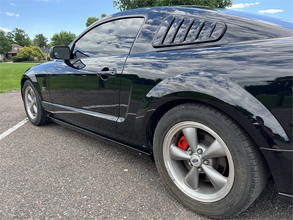 2006 Ford Mustang GT Premium Coupe available for Auction | AutoHunter ...