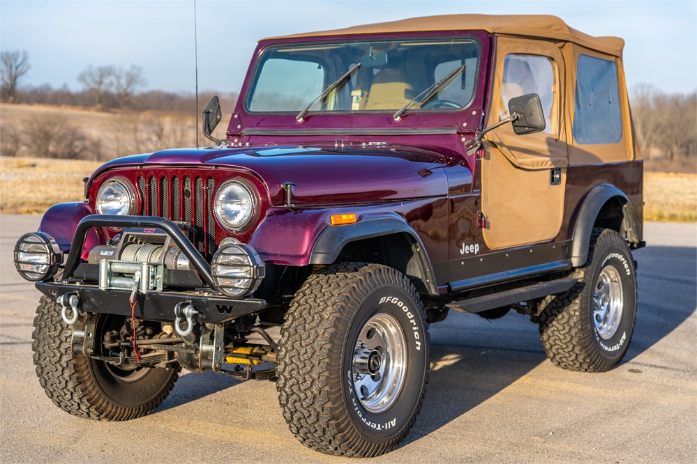 RESERVE REMOVED: Fuel-Injected 1983 Jeep CJ-7 5-Speed available for Auction   | 30732770