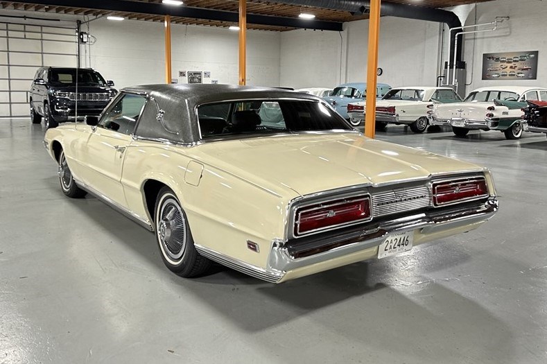 1969 Ford Thunderbird available for Auction | AutoHunter.com | 33178682