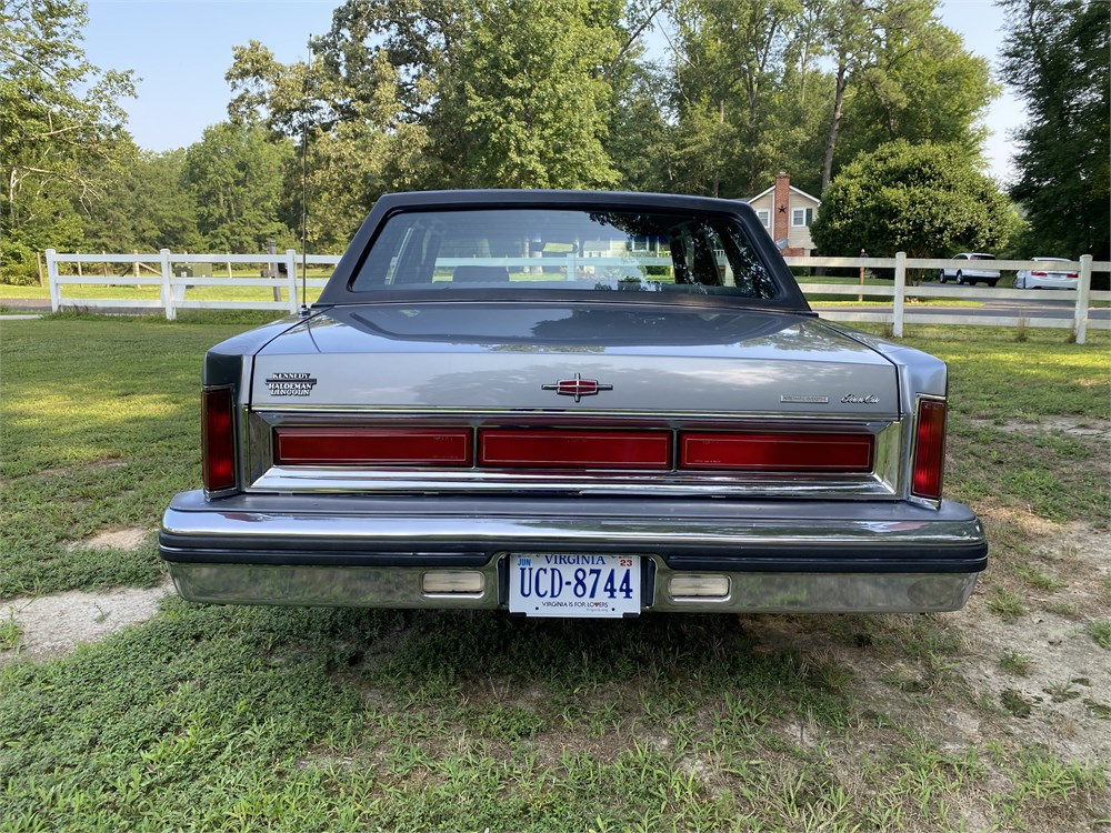 Lincoln town car 1983