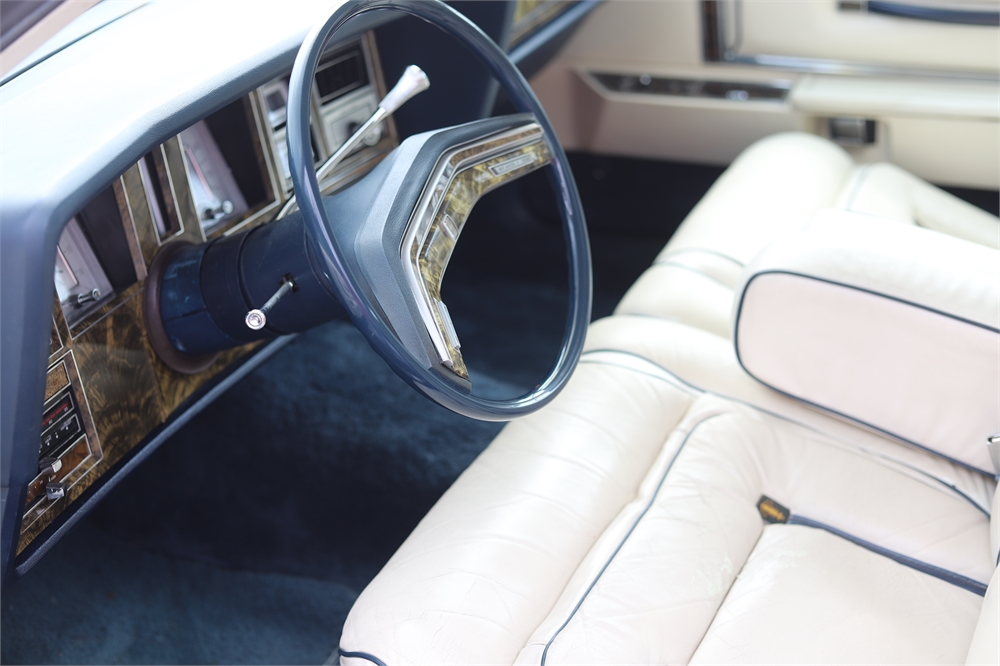 1979 Lincoln Continental Mark V Bill Blass Edition Available For   3232f84b 0bac 4f6a 8d64 E213635fdc78 Largesize 