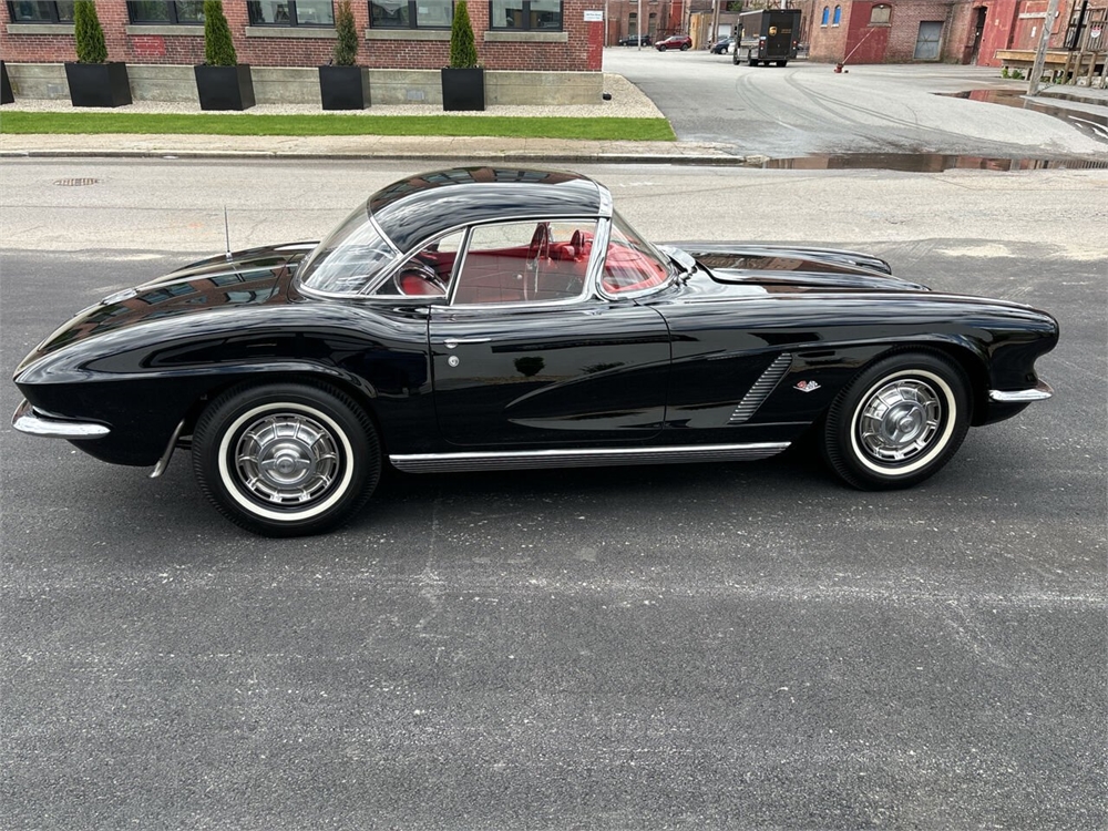 1962 CHEVROLET CORVETTE 4-SPEED CONVERTIBLE available for Auction ...