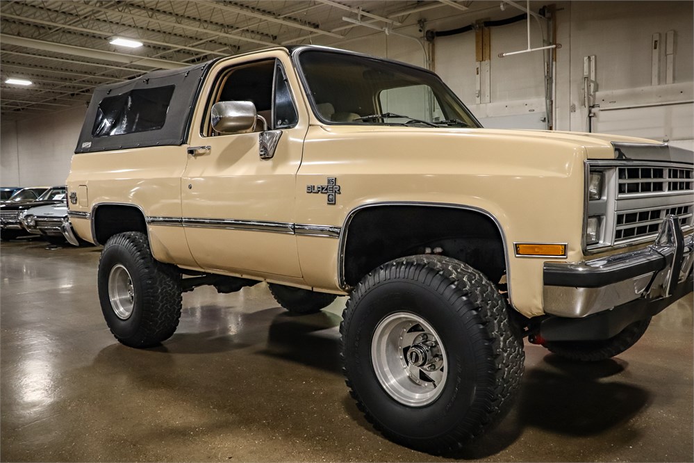 1984 Chevrolet K5 Blazer available for Auction | AutoHunter.com | 7633104