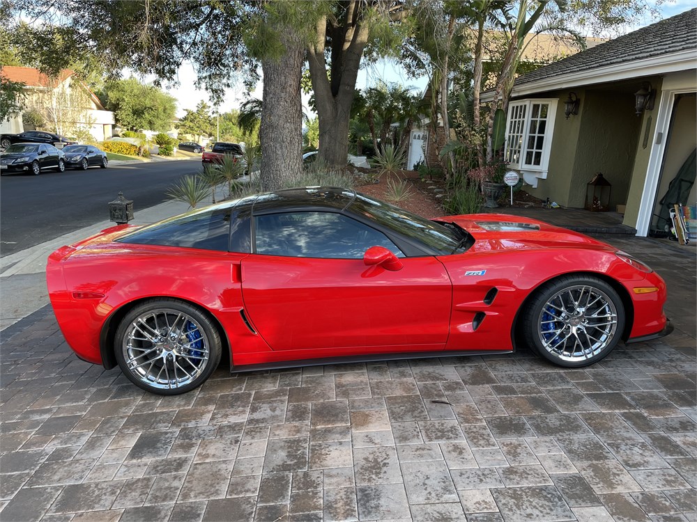 8k-Mile 2010 Chevrolet Corvette ZR1 available for Auction 