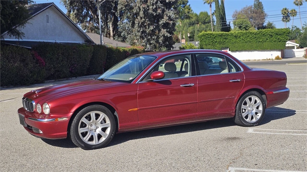 View this 2004 JAGUAR XJ8 SEDAN