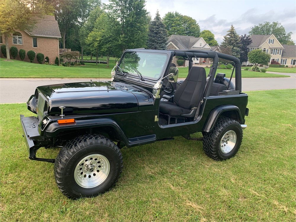 V8-Powered 1994 Jeep Wrangler S available for Auction  |  12167690