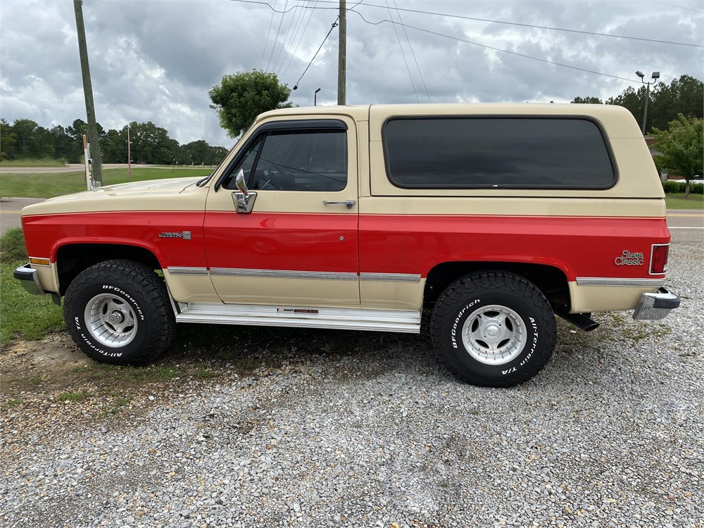 1987 GMC Jimmy Sierra Classic available for Auction | AutoHunter.com ...