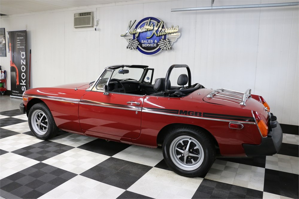 1977 MG MGB Roadster available for Auction | AutoHunter.com | 1460901