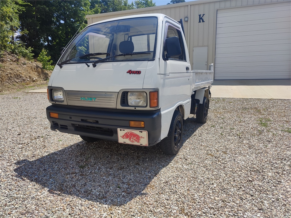 64k-Kilometer 1996 Daihatsu Hijet S83 4-Speed 4X4 available for Auction ...