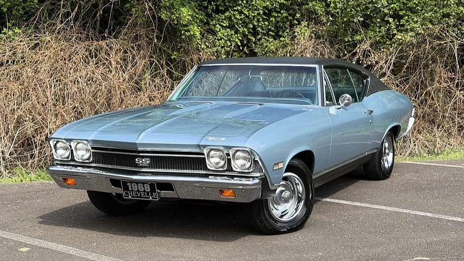 コラントツテ トップ シルバー×ブルーラメ 1968 CHEVROLET CHEVELLE SS396 COUPE available for Auction