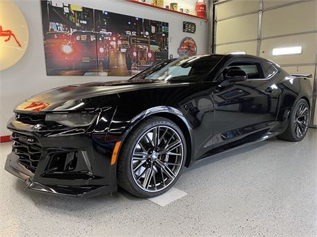 4k-Mile 2017 Chevrolet Camaro ZL1 6-Speed available for Auction ...