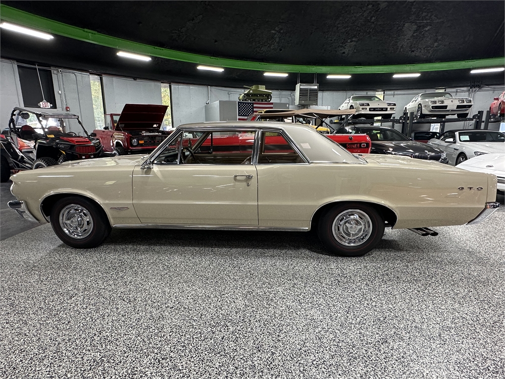 1964 Pontiac GTO available for Auction | AutoHunter.com | 45564867