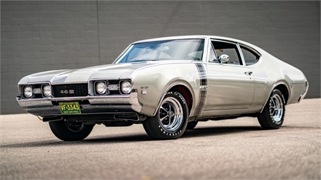 View this 1968 OLDSMOBILE 4-4-2 W30