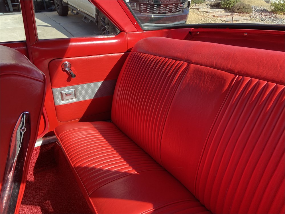 Distinctive Industries - Button, Seat Upholstery, 1962 Corvair @