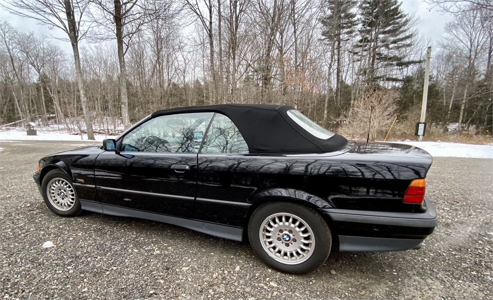 1995 Bmw 325i Convertible 5 Speed Available For Auction Autohunter