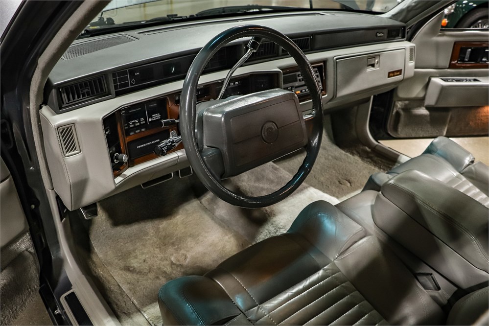 1993 Cadillac Deville Sedan Pictures