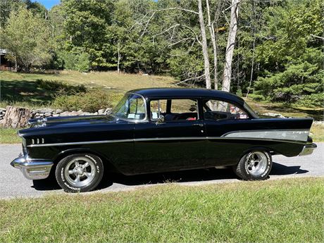 1957 Chevrolet Bel Air available for Auction | AutoHunter.com | 27702027