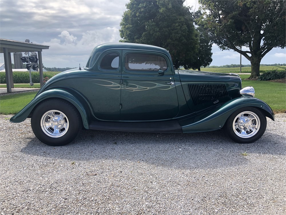 1933 Ford 5-Window Coupe available for Auction | AutoHunter.com | 24993898