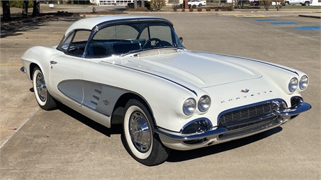 View this 1961 CHEVROLET CORVETTE