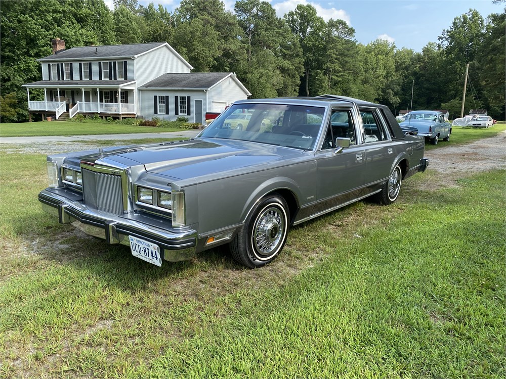 No Reserve 1983 Lincoln Town Car available for Auction AutoHunter