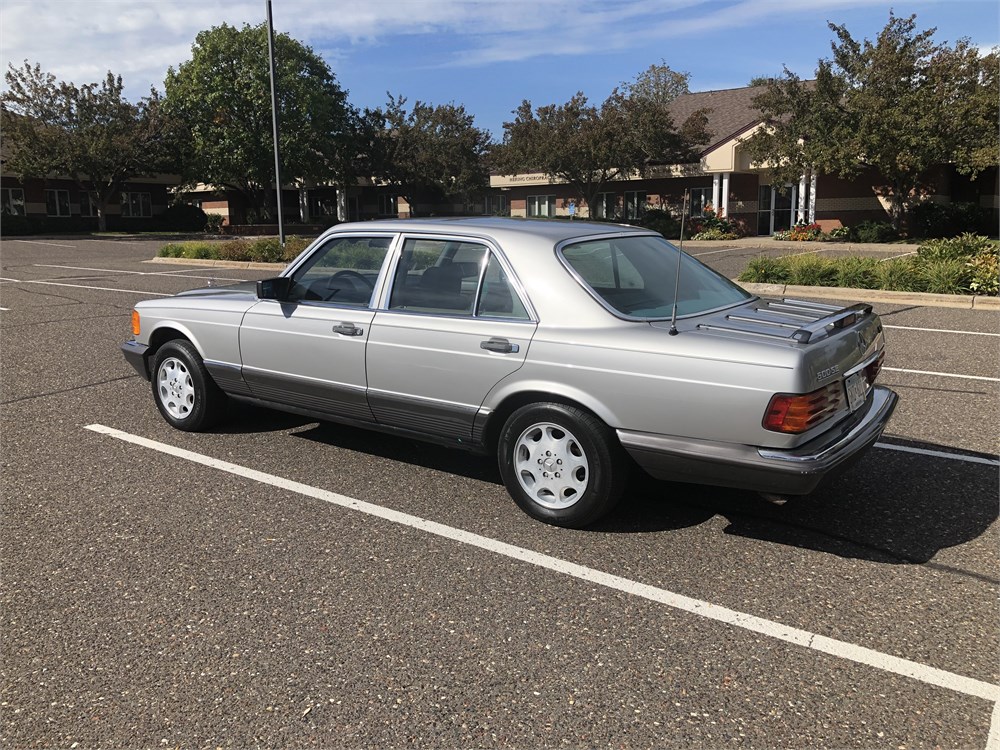 V8-Powered 1984 Mercedes-Benz 380SE available for Auction | AutoHunter ...