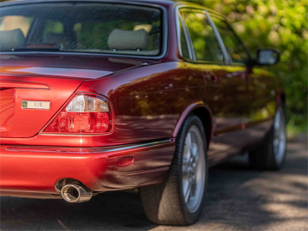 1998 Jaguar XJR Available For Auction | AutoHunter.com | 41718975