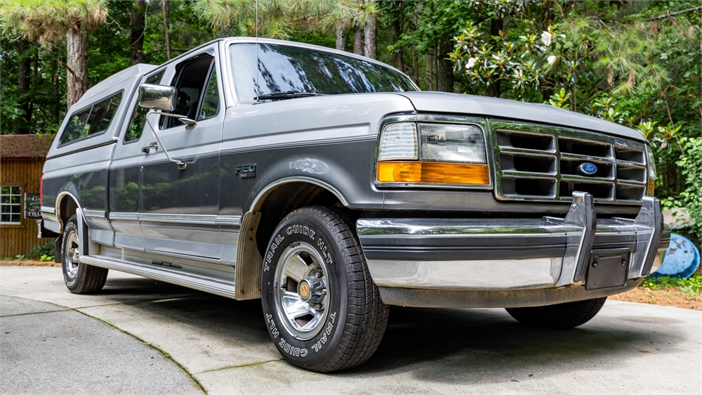 View this 1992 FORD F-150 XLT LARIAT PICKUP