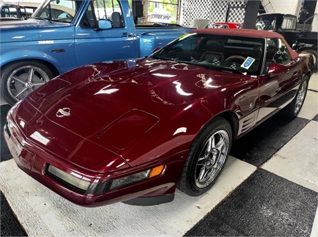 View this 1993 CHEVROLET CORVETTE CONVERTIBLE 40TH ANNIVERSARY 6-SPEED