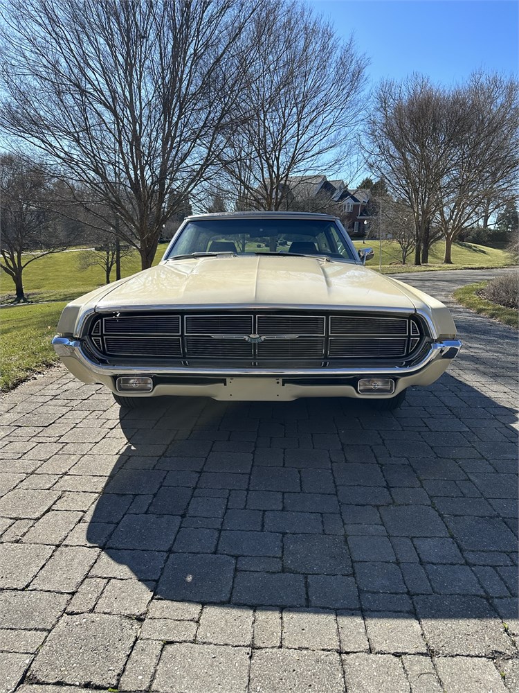 1969 Ford Thunderbird available for Auction | AutoHunter.com | 33178682