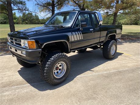 View this 1987 TOYOTA PICKUP