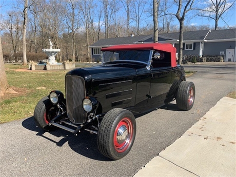 View this 350-Powered 1932 Ford Highboy Roadster 5-Speed