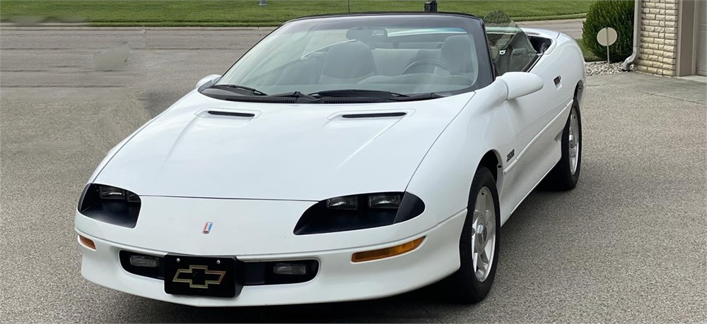 29k-Mile 1995 Chevrolet Camaro Z/28 Convertible available for Auction |   | 13162661