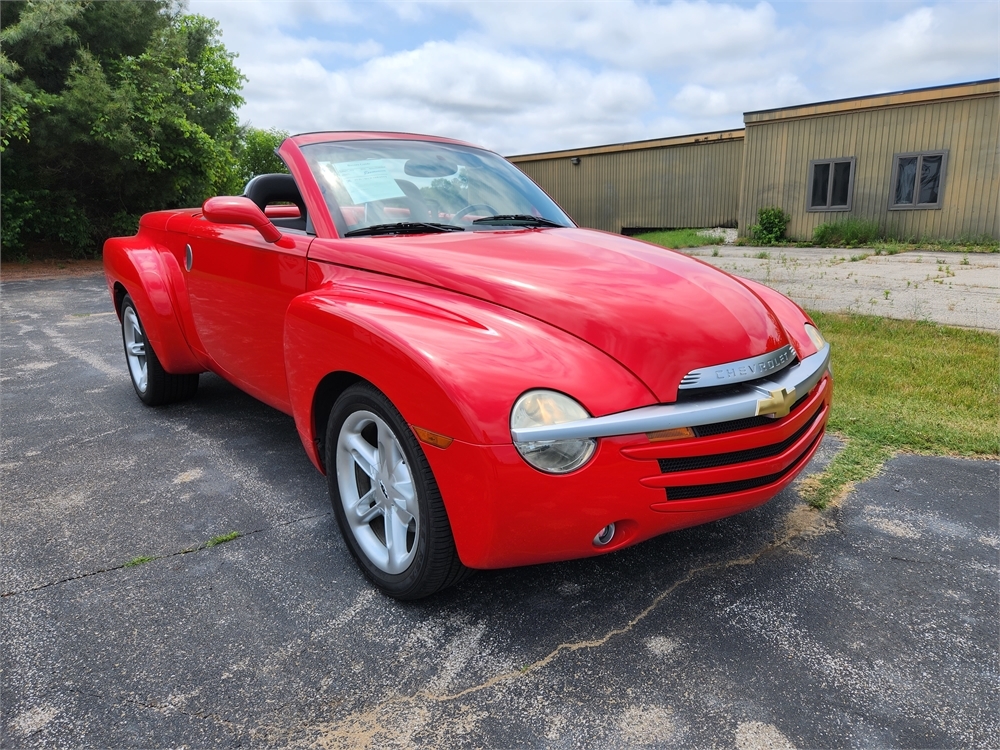 42k-Mile 2003 Chevrolet SSR available for Auction | AutoHunter.com ...