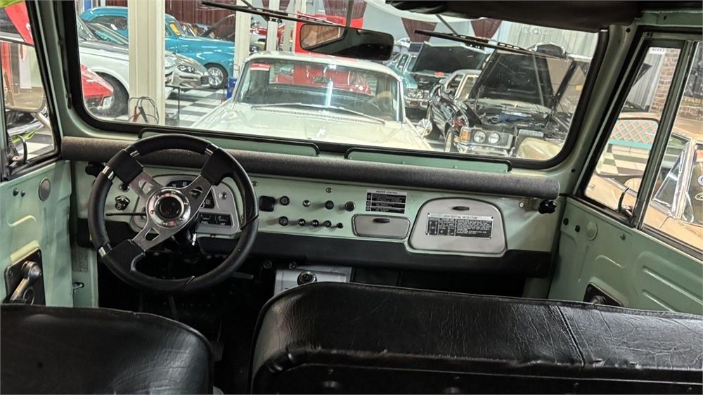 トコ Restomod Icon: The V8-Powered 1970 Toyota Land Cruiser FJ40 | en