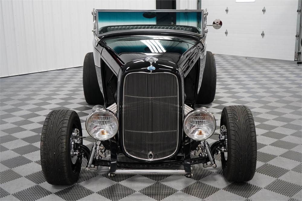 1932 Ford Roadster Pickup available for Auction | AutoHunter.com | 17717257