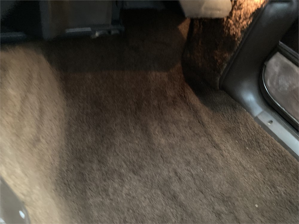 How to shampoo car carpet?