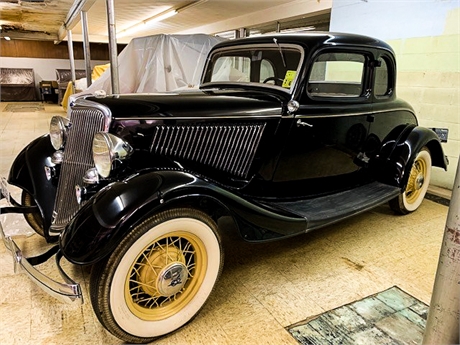 View this 1934 FORD 5-WINDOW RUMBLE SEAT COUPE