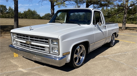 View this CUSTOM 1987 CHEVROLET 1/2-TON PICKUP