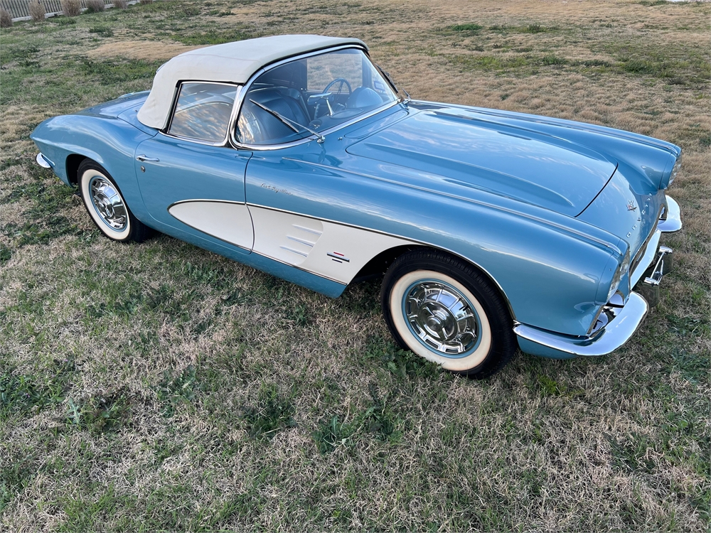 RESTORED - 1961 CHEVROLET CORVETTE 283/315 FUELIE 4-SPEED