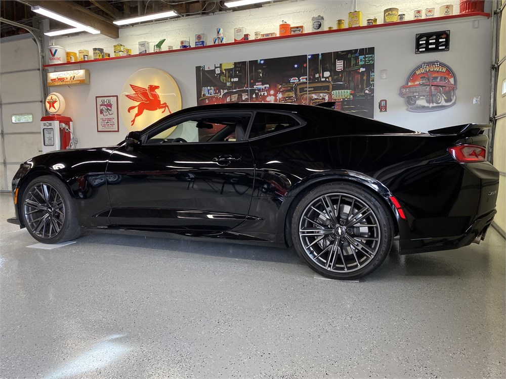 4k-Mile 2017 Chevrolet Camaro ZL1 6-Speed available for Auction ...