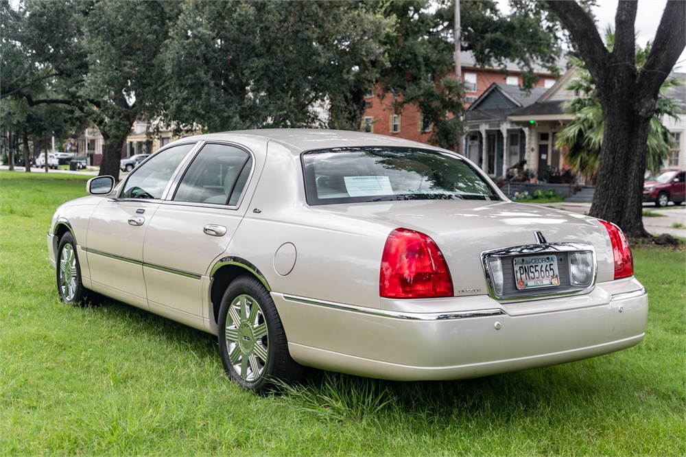 Reserve Removed 12k Mile 2003 Lincoln Town Car Cartier Edition