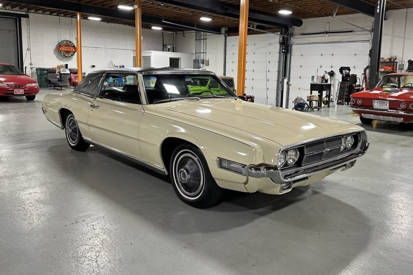 1969 Ford Thunderbird available for Auction | AutoHunter.com | 33178682